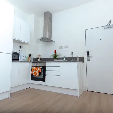 One Bedroom Apartment Serviced Apartment Smethwick Flat 320 Birmingham Exterior photo
